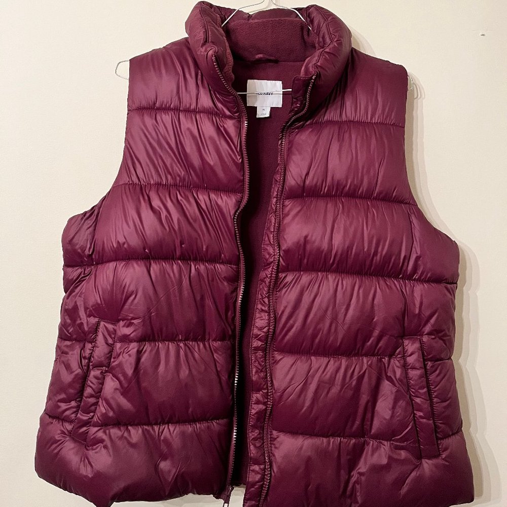 Old Navy Purple Puffer Vest Size XL!